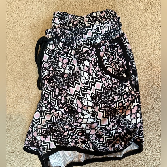 Rue 21 Girls juniors lounge shorts comfy size Medium M Black White Print - Picture 7 of 7